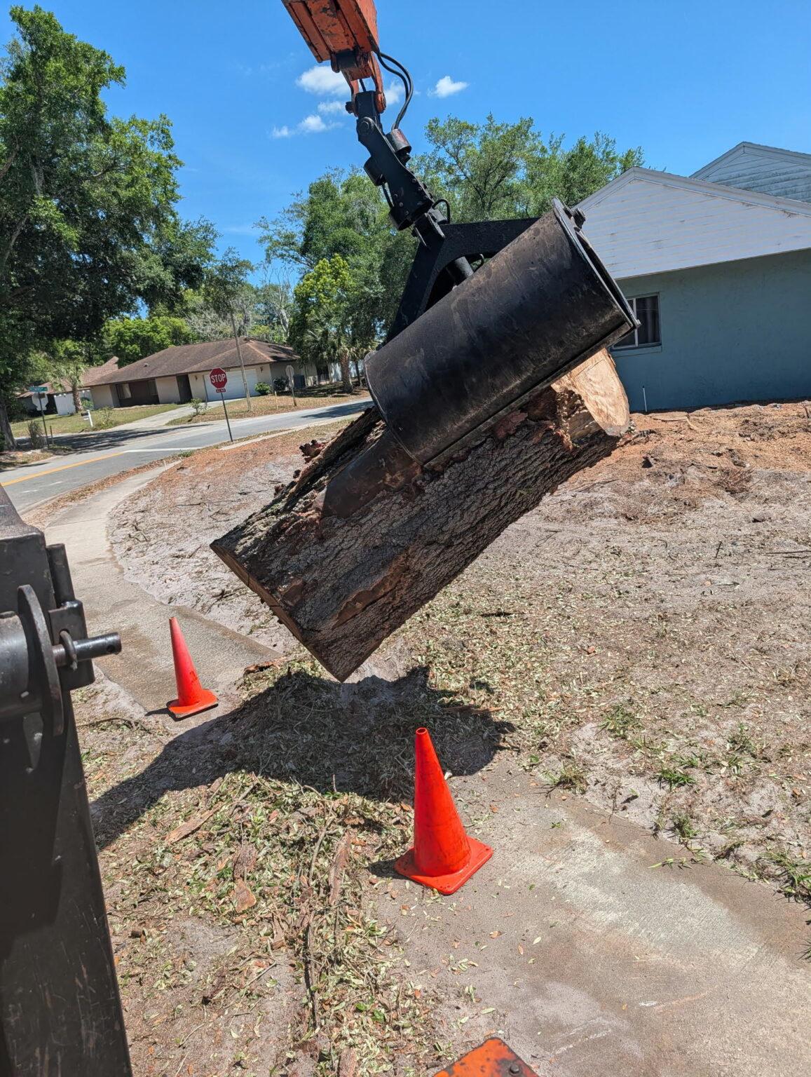 Grapple Service Deltona | Truck | Debris Removal Services